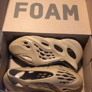 YZY FOAM RUNNERS